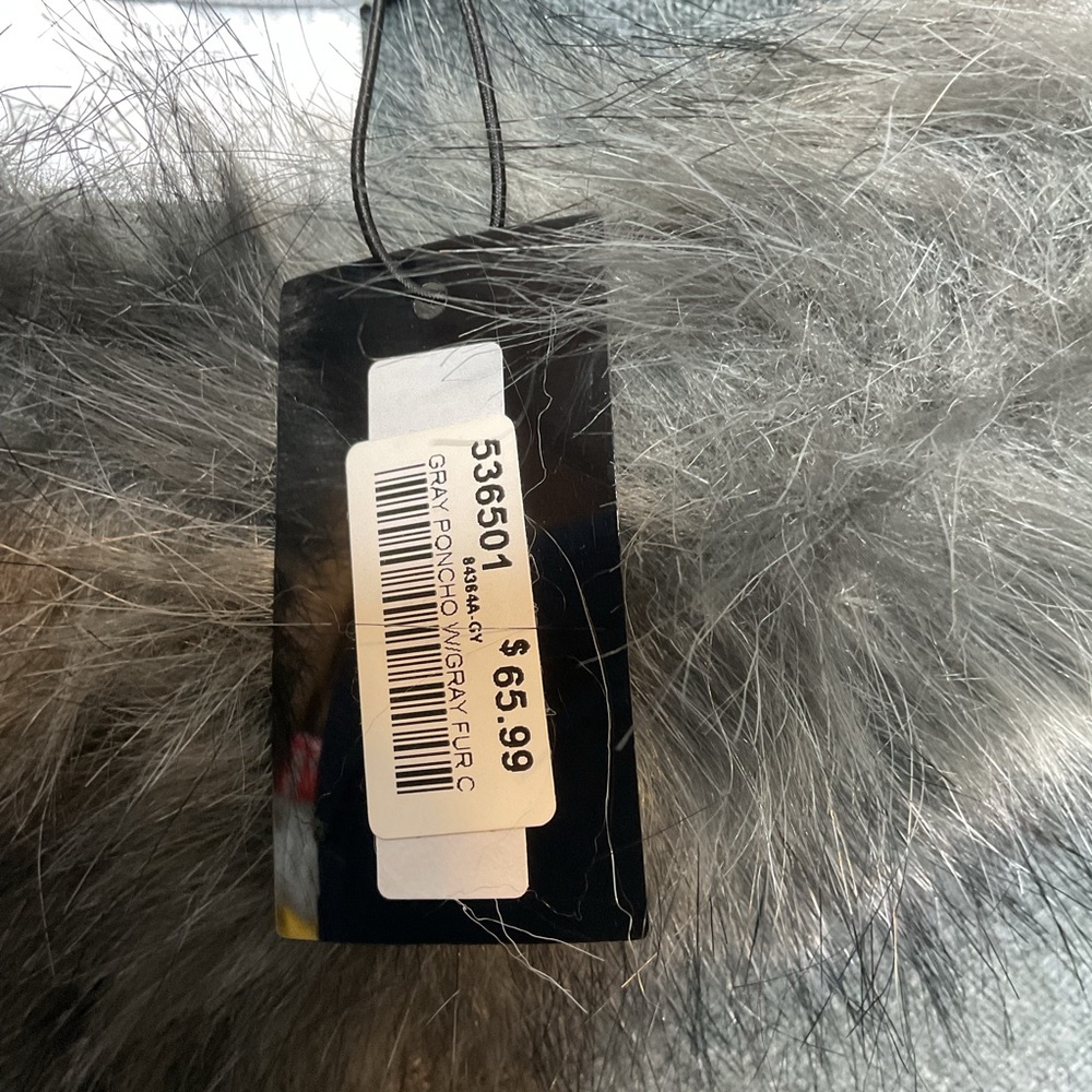 Crosstree Lane womens gray poncho NWT one size - Picture 3 of 6